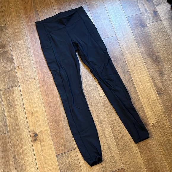 Lululemon Black leggings size 6 7/8 length with pockets - Picture 1 of 5